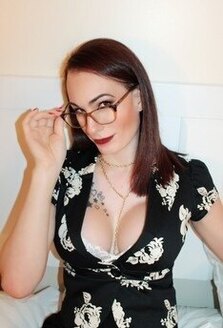 Ms Julia